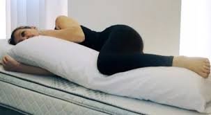 travesseiro_de_pernas_dicas_para_dormir_melhor